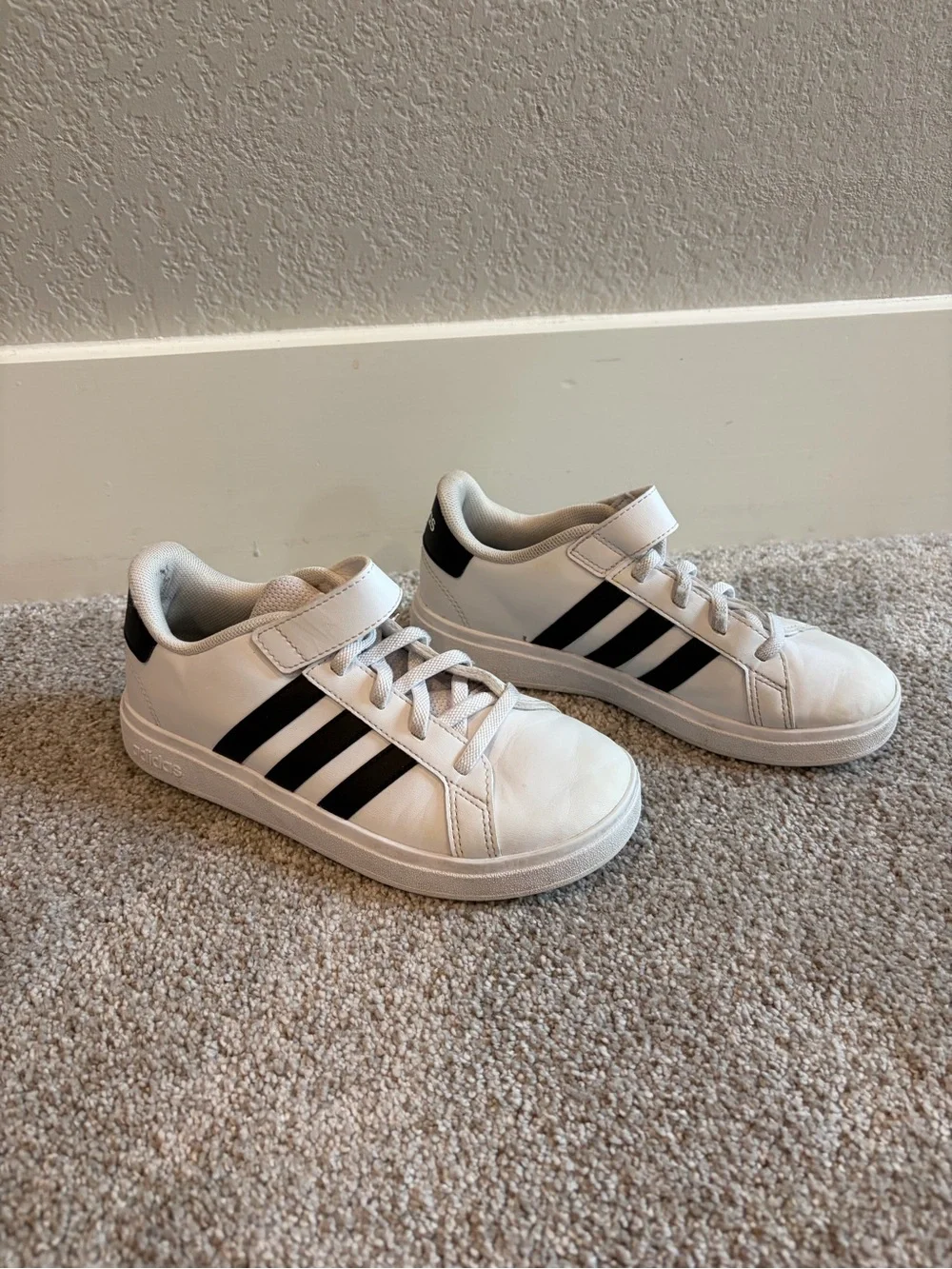 adidas Grand Court 2.0 Kids White Black Sneakers Size 1